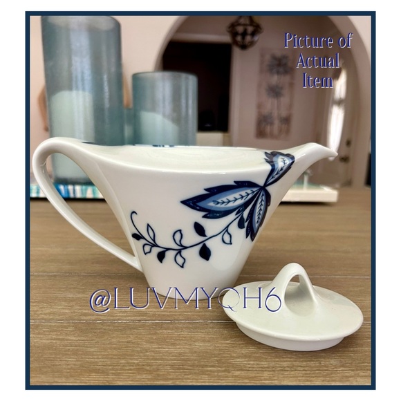 Crate & Barrel Camille Tea Pot - Picture 4 of 4